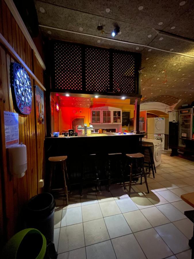 Whole Basemenet Former Pub4 Stag Do/Hen Party Budapest Exterior photo